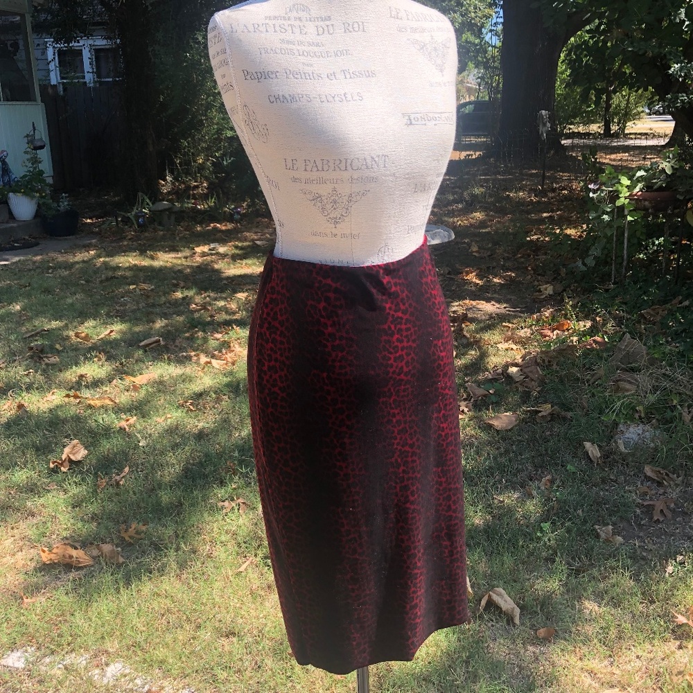 Vince Camuto Red Leopard Velvet Skirt Medium M